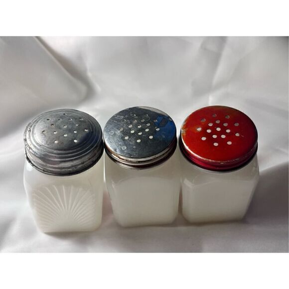 Vintage white milk glass Hazel Atlas, McKee, or Tipp? USA stamped original - Picture 7 of 14